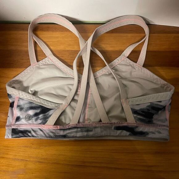 Lululemon Sports Bra 6 - Picture 2 of 6